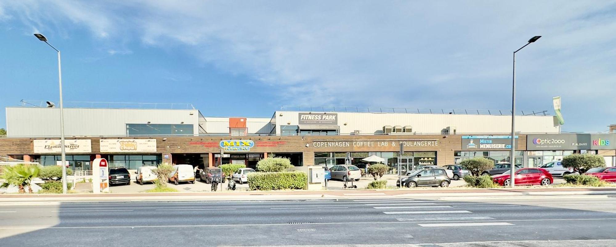 Regent Cote D'Azur Air-Conditioned, Pool, Garden & Parking 빌뇌브루베 외부 사진