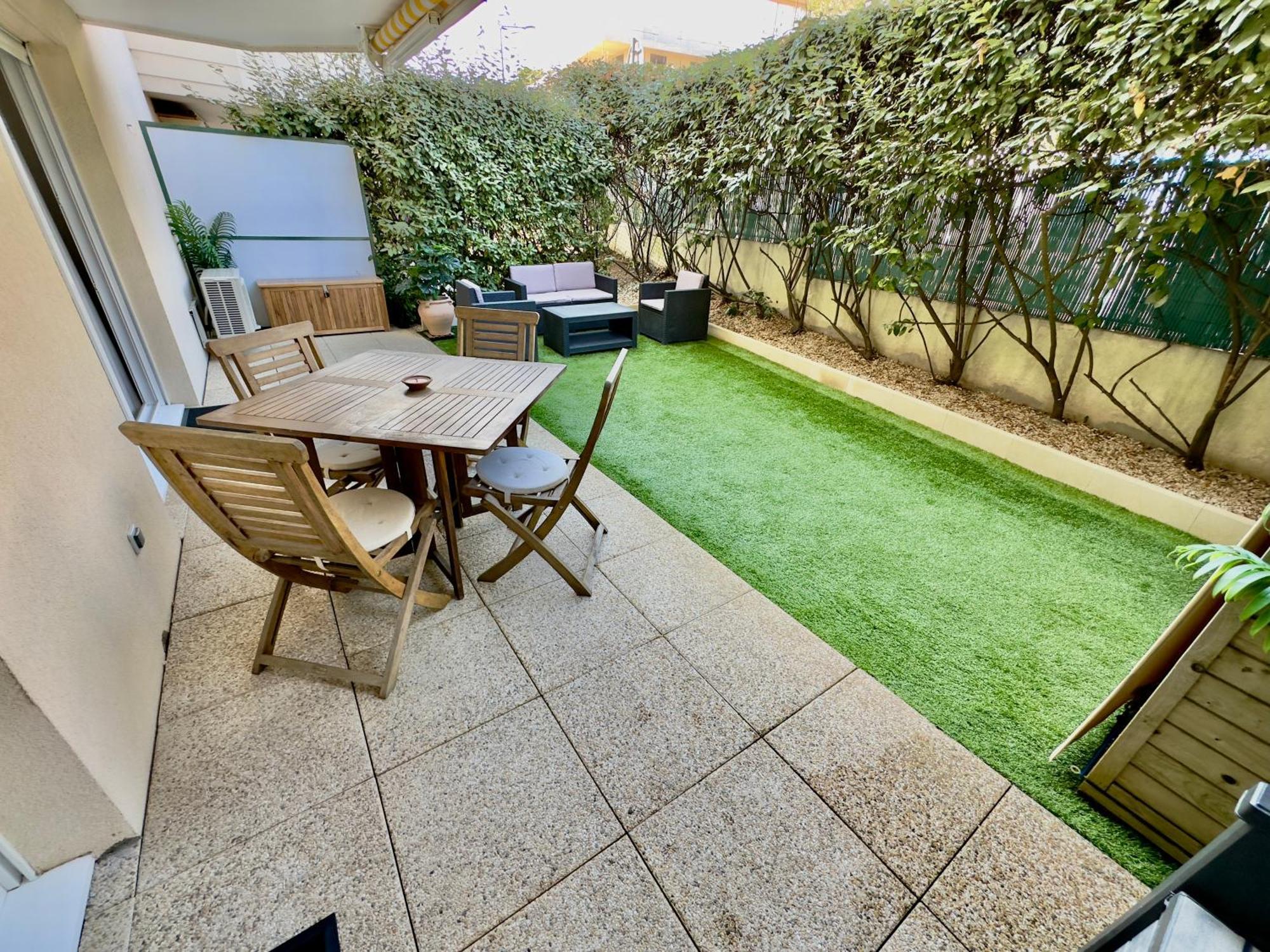 Regent Cote D'Azur Air-Conditioned, Pool, Garden & Parking 빌뇌브루베 외부 사진
