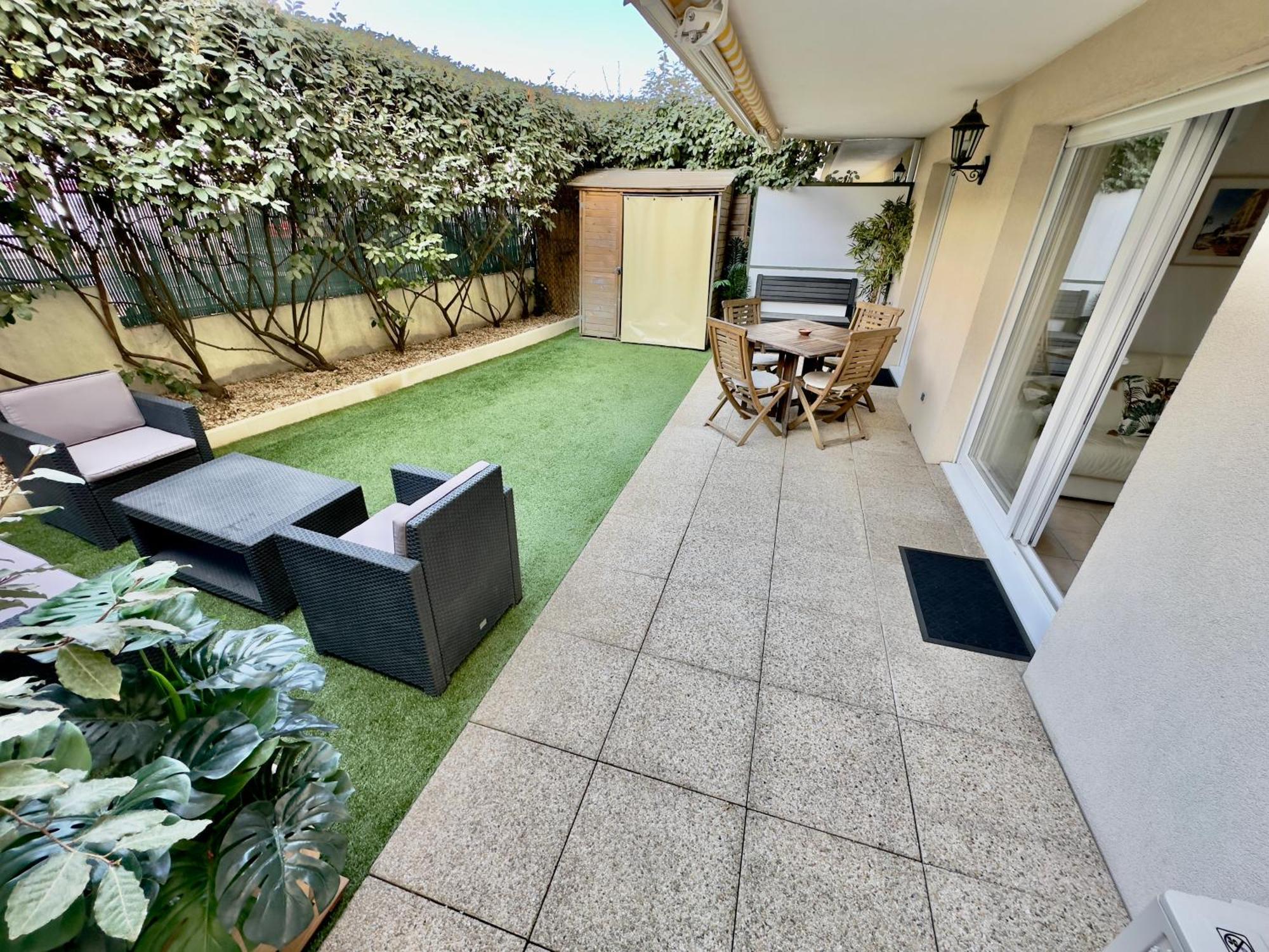 Regent Cote D'Azur Air-Conditioned, Pool, Garden & Parking 빌뇌브루베 외부 사진